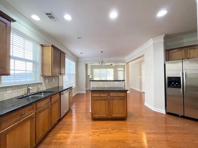 Foto del edificio - 2650 Royston Dr