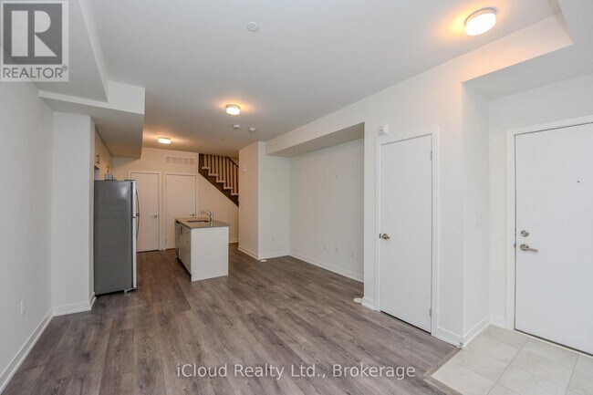 Photo du bâtiment - 3425 Ridgeway Dr