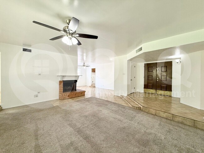 Building Photo - 2439 E Elmwood St