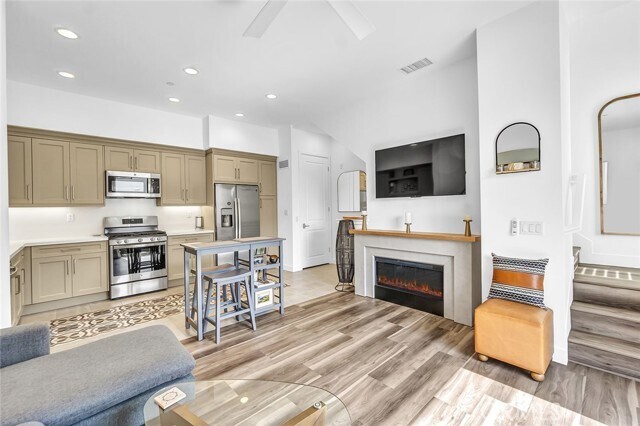 Building Photo - 1632 Doheny Way
