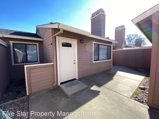 Building Photo - 2 br, 2 bath House - 1200 Lakewood Ave #13