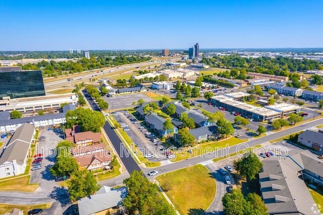 Foto del edificio - 4637 S Darlington Ave