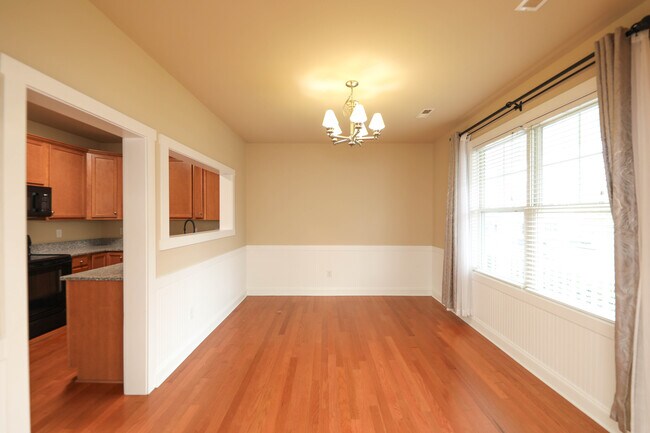 Foto del edificio - 328 Marquette Ct