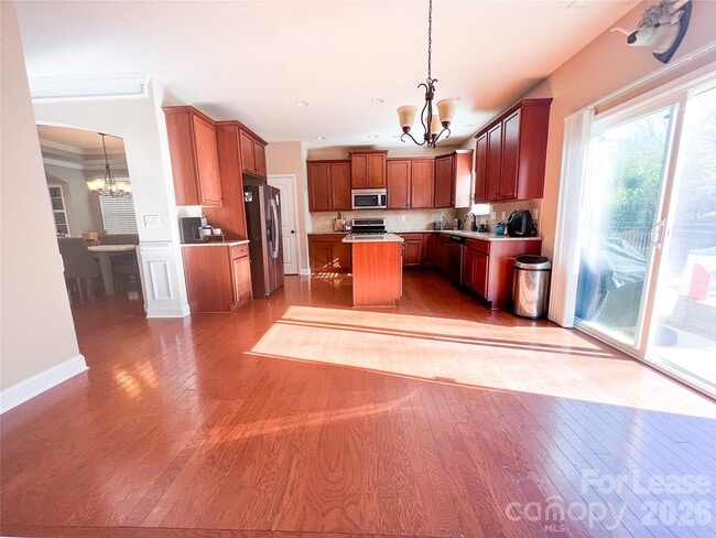 Building Photo - 2003 Fallondale Rd