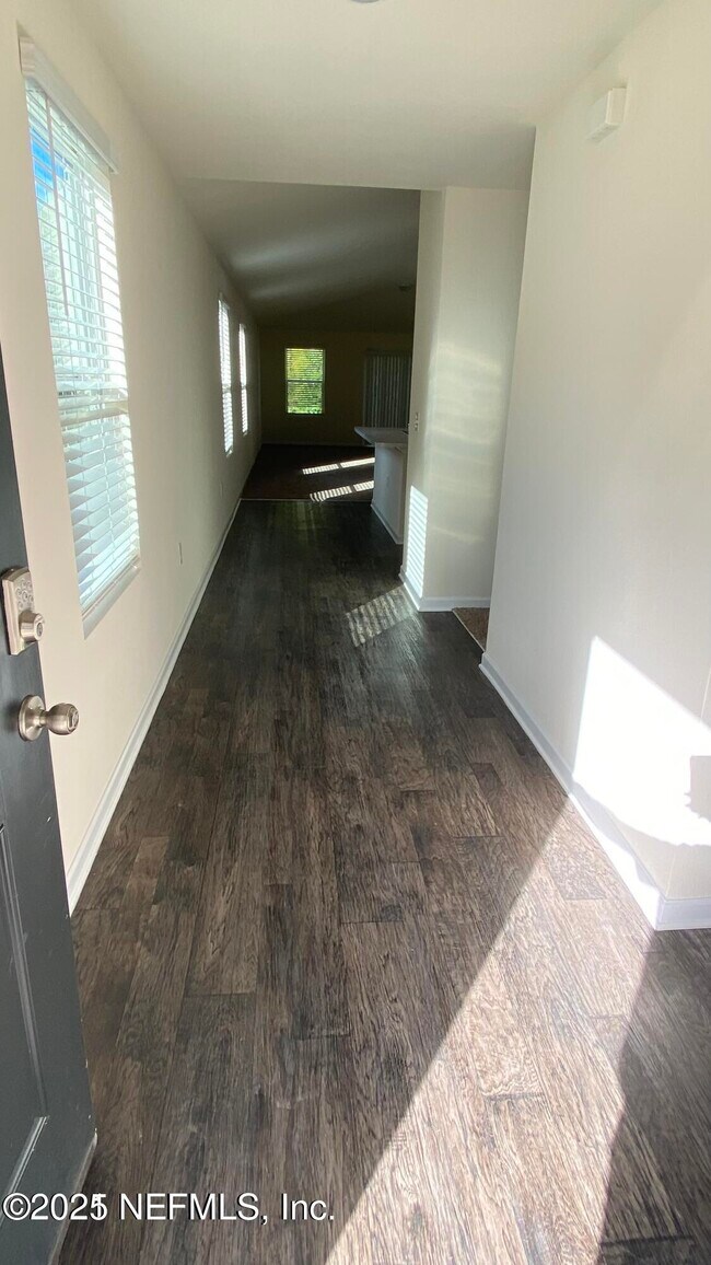 Building Photo - 5780 Calvary Dr