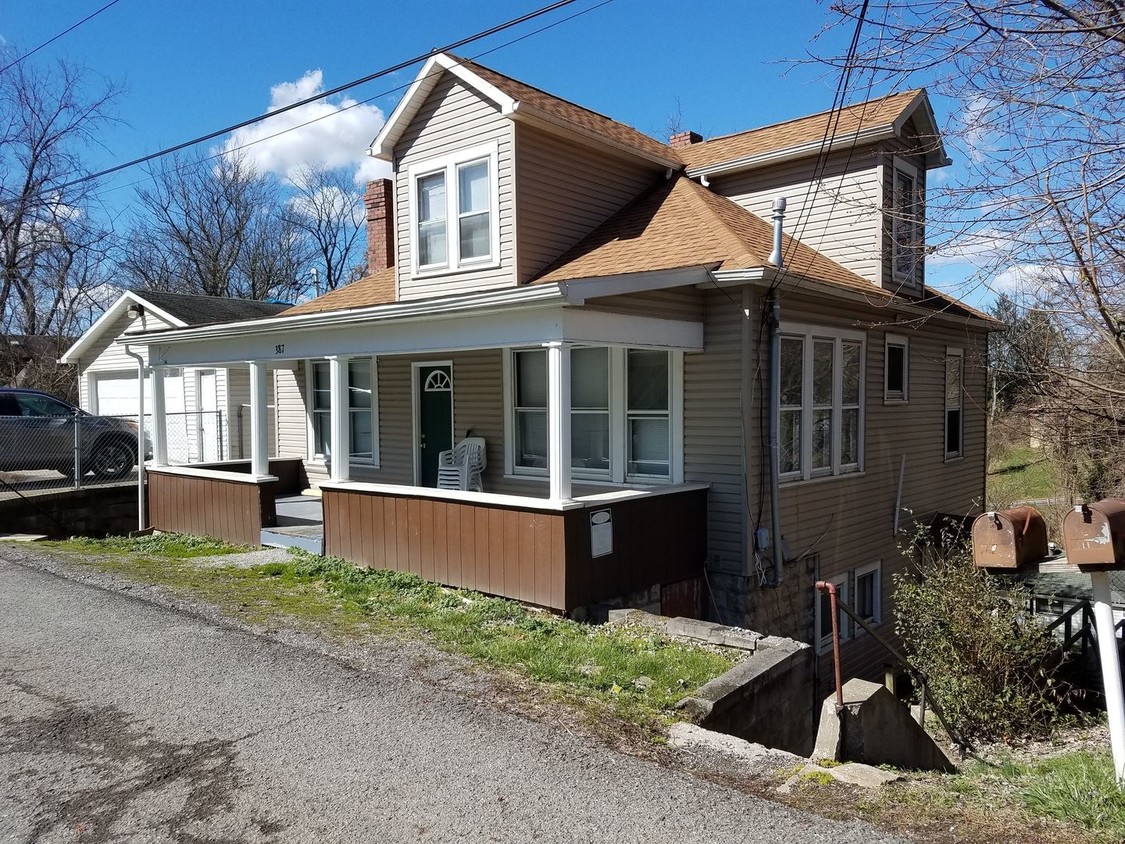 Primary Photo - 1 br, 1 bath Apartment - 389 Gilmore Street
