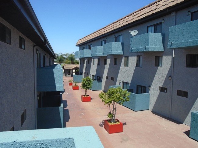 Building Photo - Fountain View Apartments