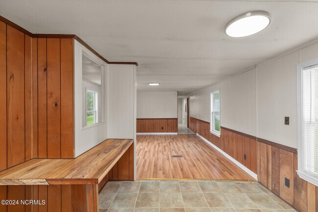 Building Photo - 119 Starwood Cir