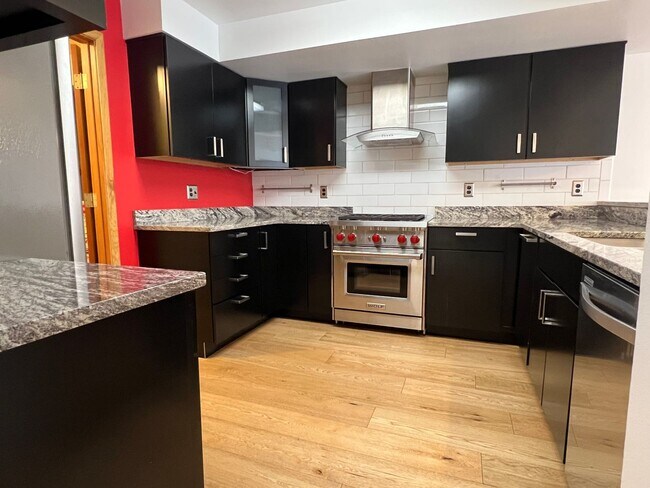 Foto del edificio - 2938 Kalmia Ave