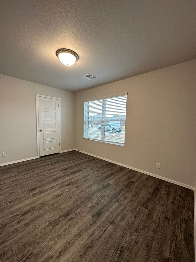 Building Photo - *New Year, New Home Special* Three Bedroom...