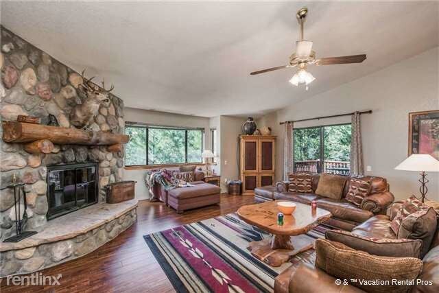 Primary Photo - 116 W Riverside Dr