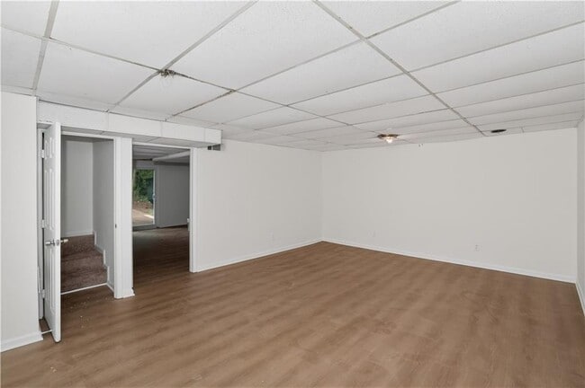 Foto del edificio - 6118 Plumcrest Rd