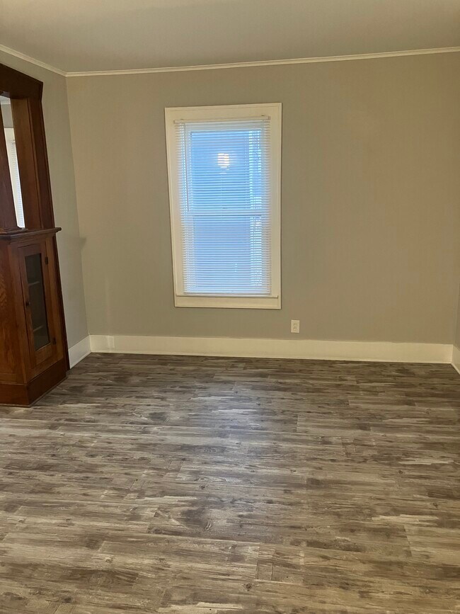 Foto del edificio - 607 E Farnum Ave