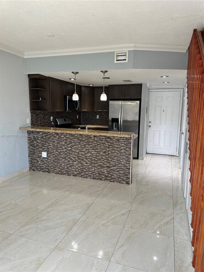 Building Photo - 1300 W 53rd St