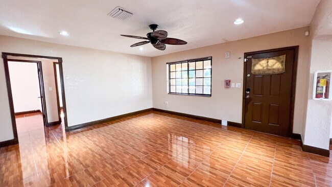 Foto del edificio - 12255 NW Miami Ct
