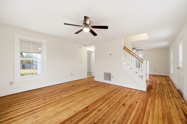 Foto del edificio - 1839 Spring Hill Rd