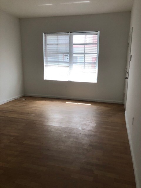 Main area - 1324 Euclid Ave