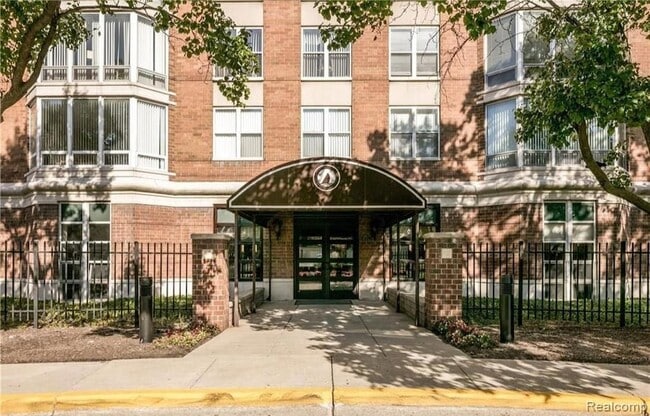 Building Photo - 250 E Harbortown Dr