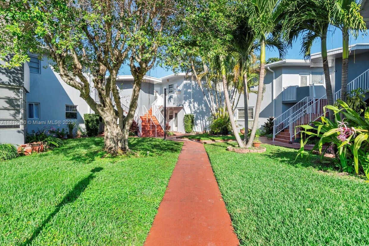Primary Photo - 1651 NE Miami Gardens Dr