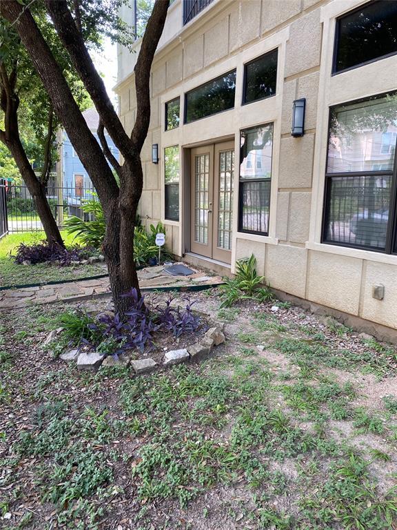 Building Photo - 4402 Lillian St