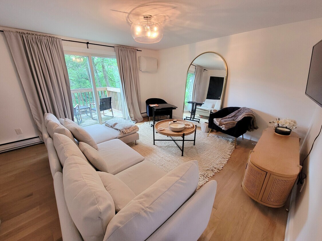 645 Robbins Ave, Dracut, MA 01826 Townhome Rentals in Dracut MA