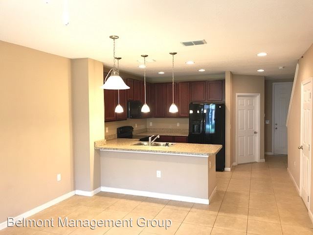 Building Photo - 1551 Chelsea Dr