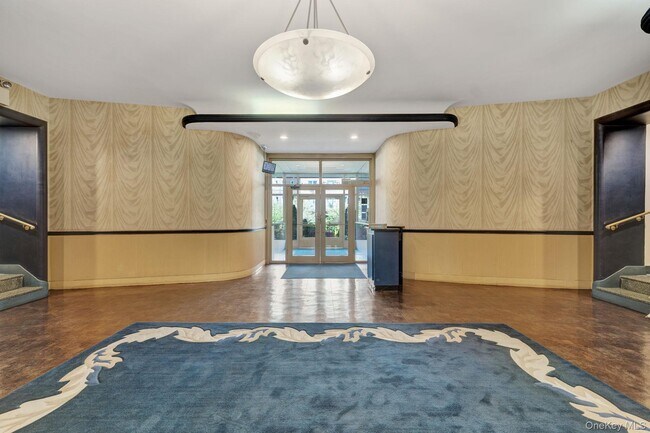 Foto del edificio - 99-41 64th Ave