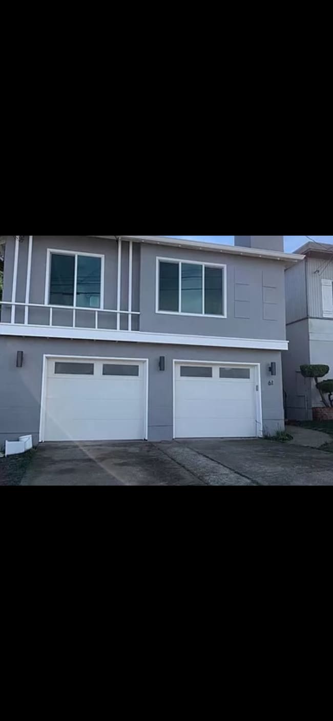 Building Photo - 61 Alta Vista Way