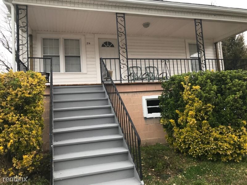 Primary Photo - 3 br, 1 bath House - 214 Highland Ave
