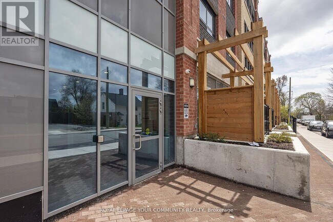 Building Photo - 652-652 Princess St