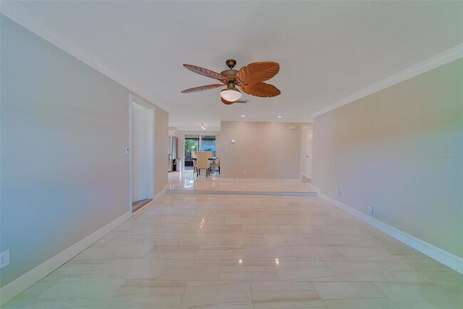 Foto del edificio - 10451 119th St