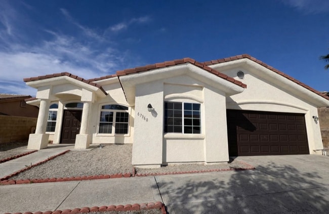 Building Photo - AVAILABLE NOW - $500 off first month rent - 4bd/2ba, 1895 Sq. Ft. Single Family Home with Solar