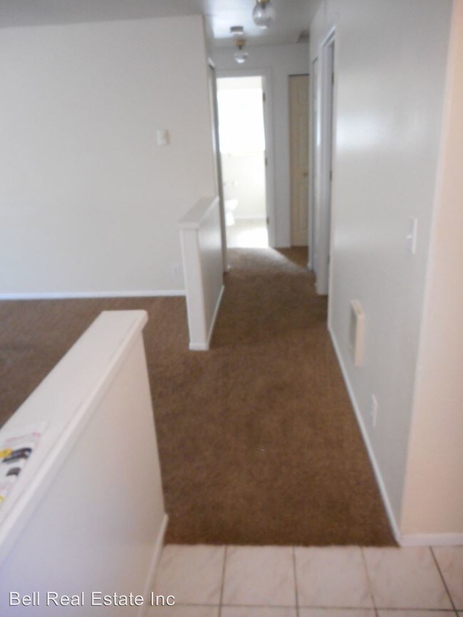 Building Photo - 940-940 E 24th Ave