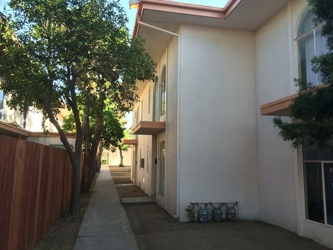 Foto del edificio - Breezeway Apartments