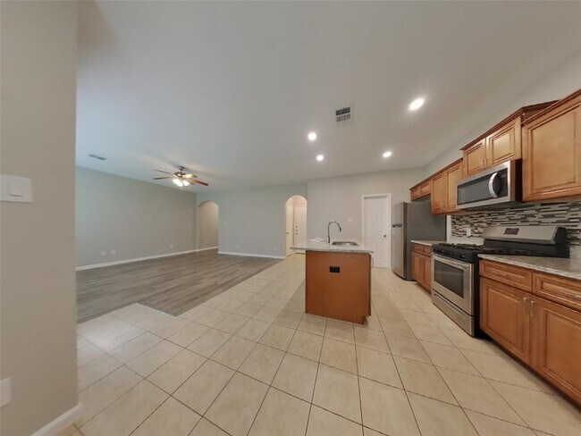 Building Photo - 12711 Plummersville St