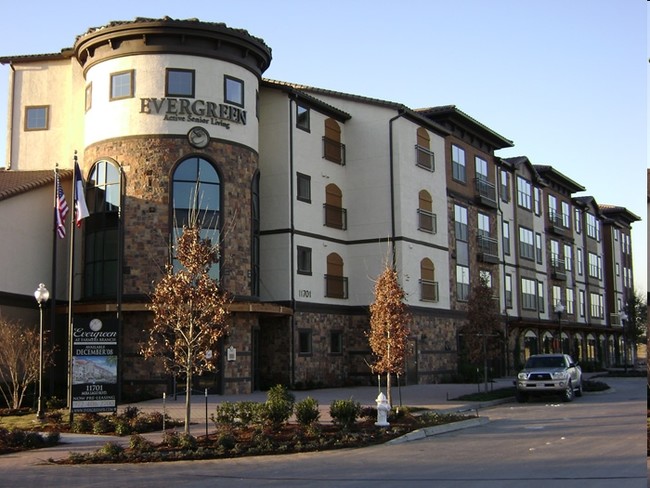 Foto del edificio - Evergreen Farmers Branch