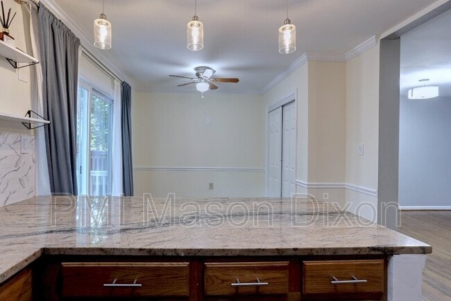 Foto del edificio - 9105 Bryant Ave