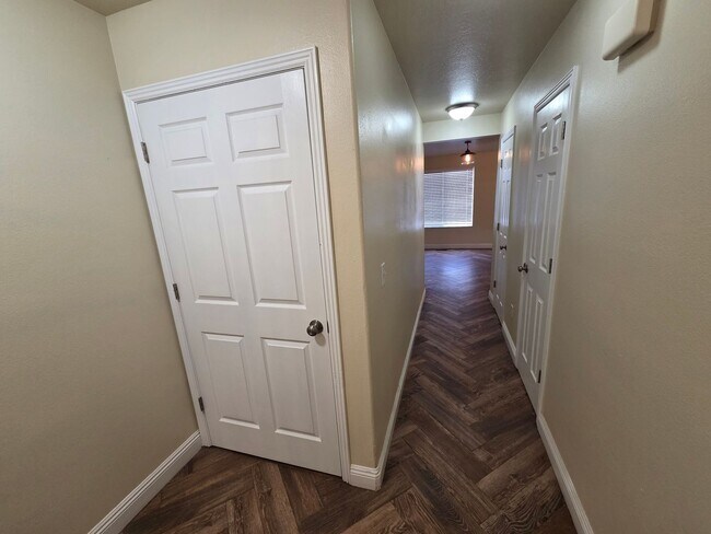 Building Photo - All new paint - super clean and move in ready.