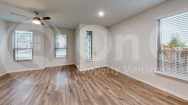 Building Photo - 6701 Glimfeather Dr