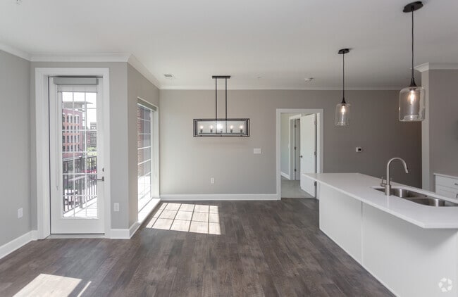 1BR, 1.5BA - 950 SF - Railyard at Midtown