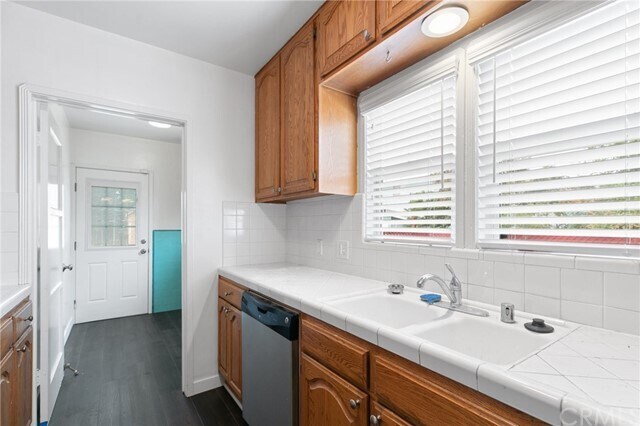 Building Photo - 8925 Alexander Ave