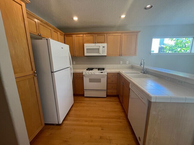 Foto del edificio - Beautiful Cul-de-Sac Home with New Carpet,...