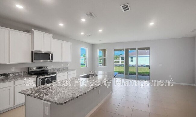 Building Photo - 431 158th St E