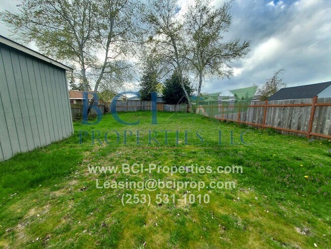 Building Photo - JUST REMODELED!! THIS 2 BEDROOM HOUSE AVAI...