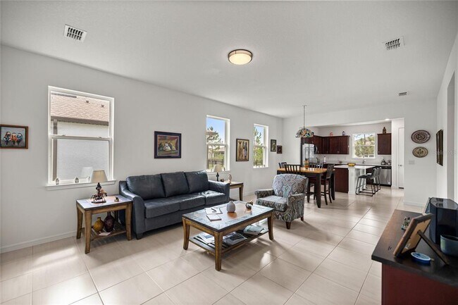 Building Photo - 9412 SW 53rd Pl