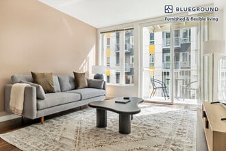 Building Photo - 12258 NE 12th Ln