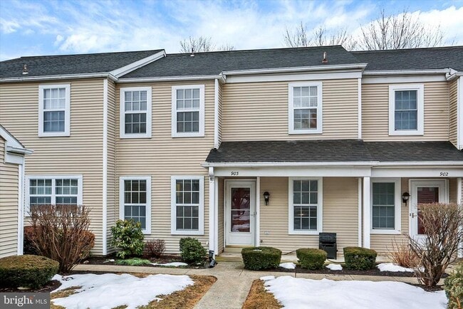 Building Photo - 903 Cambridge Ct