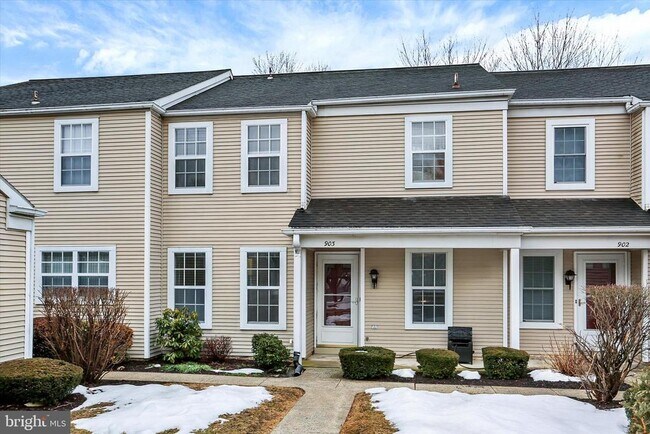 Foto del edificio - 903 Cambridge Ct