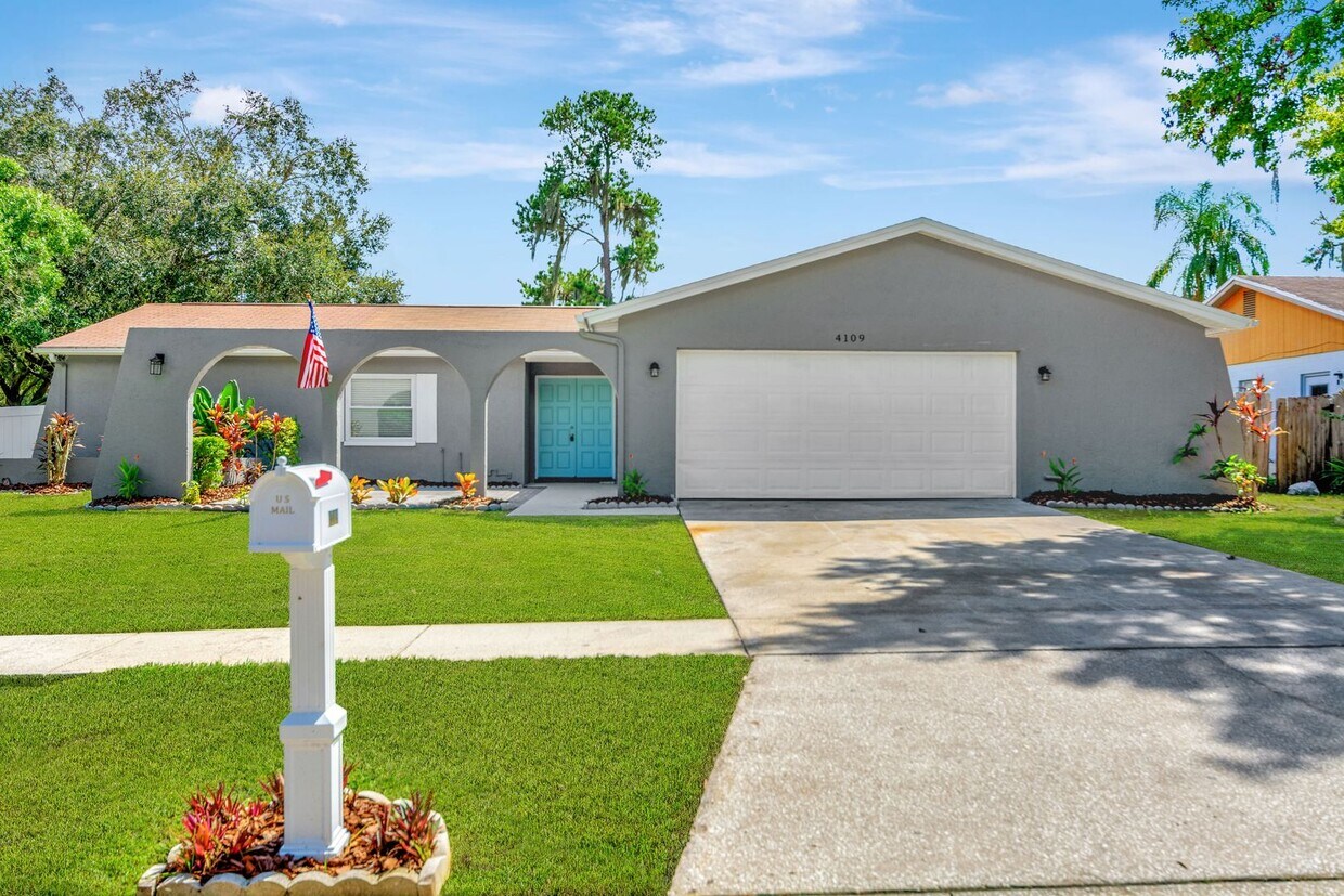 Primary Photo - Remodeled 3Br 2Ba home in Bloomingdale in ...