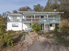 Building Photo - 61 Wattles Way